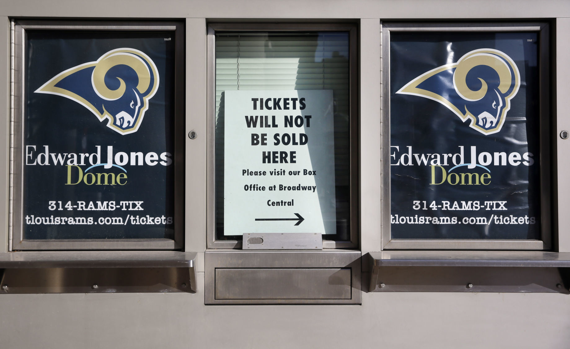 Rams to L.A.